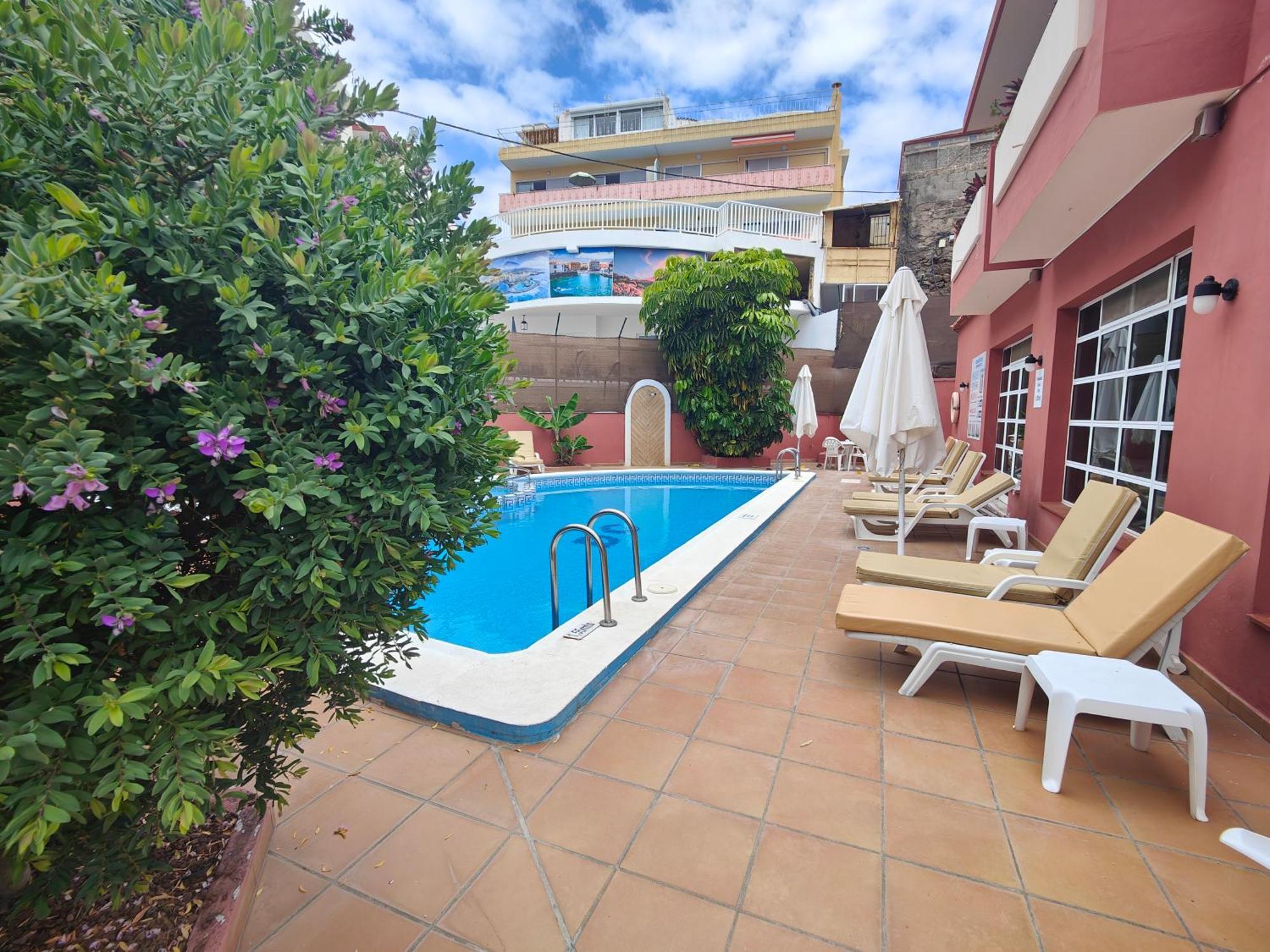 Hotel Oyo Don Cándido *